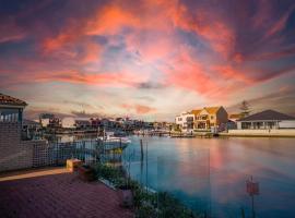 Luxury Canal Life OASIS, hotel v destinaci Mandurah