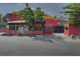 Capital O 3198 Sukomanunggal Inn