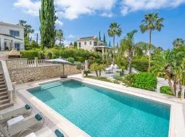 Seaview Villa Selenia pool & jacuzzi in Neo Chorio