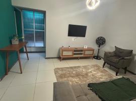 Casa Espaçosa - Caminhe até a Orla de Atalaia 650m, hotel em Aracaju