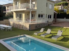 Costa Brava Villa，位于普拉加德阿罗的酒店