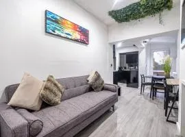 Central Cardiff townhouse for groups & families