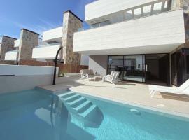 LUXURY VILLA ALMENDRO 2 SANTA ROSALIA RESORT by PREMIUM SPAIN PROPERTIES, hotel a Torre-Pacheco