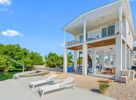 The Salty Coconut ~ Waterfront ~ Dock ~ Hot Tub
