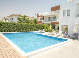 Hubstay Tamara Gardens 2 Bed Apt Suite with Pool, hotel a Livadhia