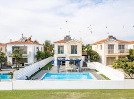 Villa Waves, hotel in Mazotos