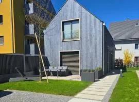Ferienhausträume Bergstrasse Bodensee - inkl Tiefgarage, Garten und Dachterrasse
