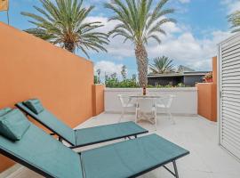 OCEAN WALK SUITE Beachside Studio Golden Mile Tenerife Royal Garden, hotel v destin&aacute;cii Playa de las Americas