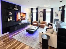 Midnight Luxe Suite with Walkable Area and Free Parking