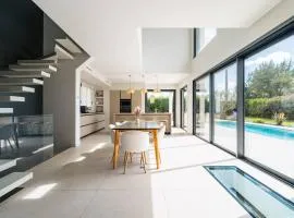 Villa Prestige • Piscine & Salle Cinéma