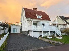 Workers Big Villa - 5 BR - 2 Bath - 10 min to Volvo