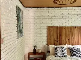 CABANA BANANA - Rio privativo, ar condicionado, churrasqueira e charme