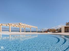 Casa da Azenha Deluxe - Pool & Beach, hotel i Silveira