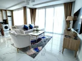 Cozy 2BR Escape l 3 Min to Beach l Pool&Parking