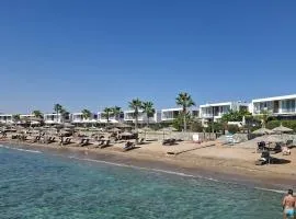 Spacious & Bright 2BR Apartment, 5min to Beach
