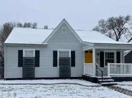 Winter Ski Getaway-7mi to Massanutten Ski Resort