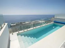 Lujo en la Costa del Sol, piscina climatizada, vistas al mar y playa