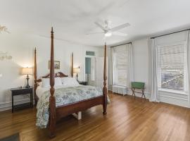 Riverside Ginkgo House, hotel v destinaci Hinton