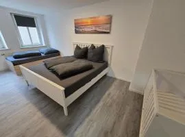 FERIENWOHNUNG 75m2 APARTMENT in ZITTAUER STADTZENTRUM INNENSTADT INNENRING TOP LAGE - WOHNEN AUF ZEIT IN ZITTAU - 3 RAUM WOHNUNG