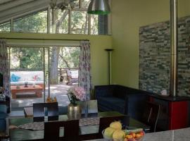 Cabaña Queulat، فندق في كولبون