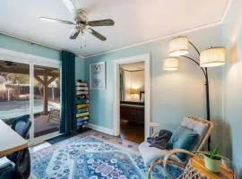 Quaint Cottage in heart of LYH - POOL with HOT TUB!