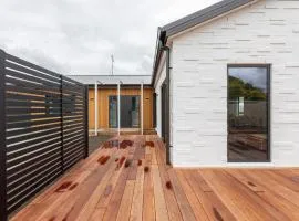 Methven Ski Chalet - Modern Comfort, Mountain Charm