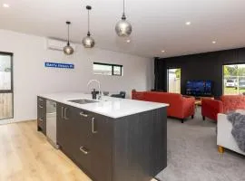 Methven Ski Chalet - Modern Comfort, Mountain Charm