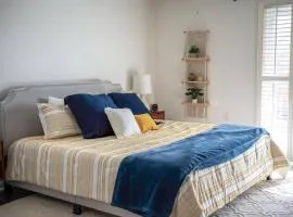 Harbor Ridge - Lakefront Retreat, Great Views, Pool and Dock Access!