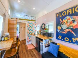 The Florio - Tiny Home, River, Hiking, and Rafting! โรงแรมในซิลวา