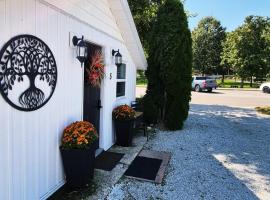 Parkview Boho Cottage 5 - Cedar Serenity, Hotel in Leamington