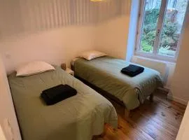 Maison des volcans - 3 chambres doubles - avec Terrasse et Wifi - 8 couchages