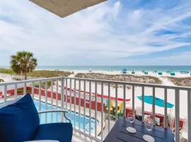 EPIC Gulf & Beach Views with Balcony, Beach Supplies, & Pool