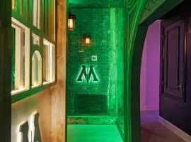 Themed 15BR Mansion - Near Parks