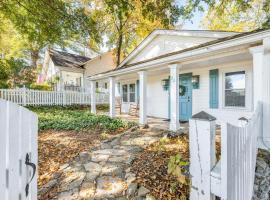 Buford Bungalow, Hotel in Buford