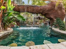 Paradise Lagoon Resort Style Pool Getaway, готель у місті Ла-Меса