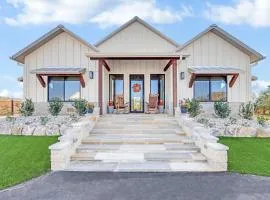 Oma's Haus at Arch Ray on the River