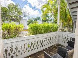 Sea Breeze -Great Location!