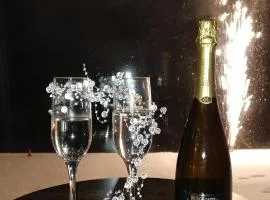 Domki w Dolinie OSTOJA I, Święta i Sylwester w Nowoczesnych Domkach z Kominkiem nad Jeziorem