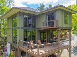 Watia View, Smoky Mountain Views, Hot Tub, Modern Design