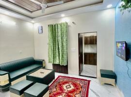 ZenRoofs - Homely 2 BHK Flat: Jaipur şehrinde bir otel