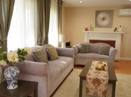 Entire house with 3 rooms, hotell i Alhambra