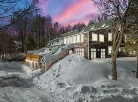 The birch House Heated Pool, Sauna, Hot Tub & More