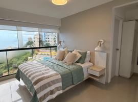 Oceanfront Playa Grande 10 min Airport Aeropuerto, khách sạn ở Maiquetía