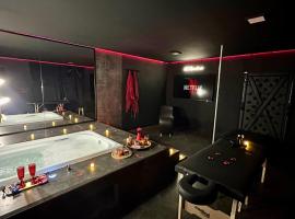 1001 shades of love - Jacuzzi Balneário Camboriú, hotel in Balneário Camboriú