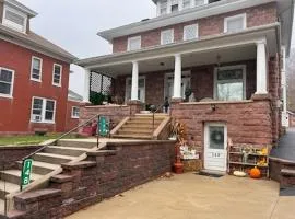 Pet Friendly 2BR • King+Queen • Full Kitchen