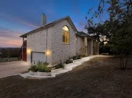 4BR Leander Retreat with Hot Tub & Views home
