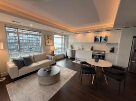 Waterfront 1 BR corner unit - 6 appliances & gym, hotel en Halifax
