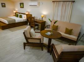 Roaring River Resort, hotel a Roaring Creek
