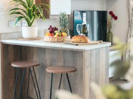 Harbour View - Luxury Lodge with Hot Tub Hayling Island - Sleeps 6, hotel v destinaci Hayling Island