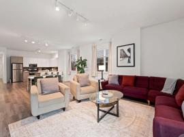 Stylish 3BR Gem in Prime Location, Hotel in Chicago